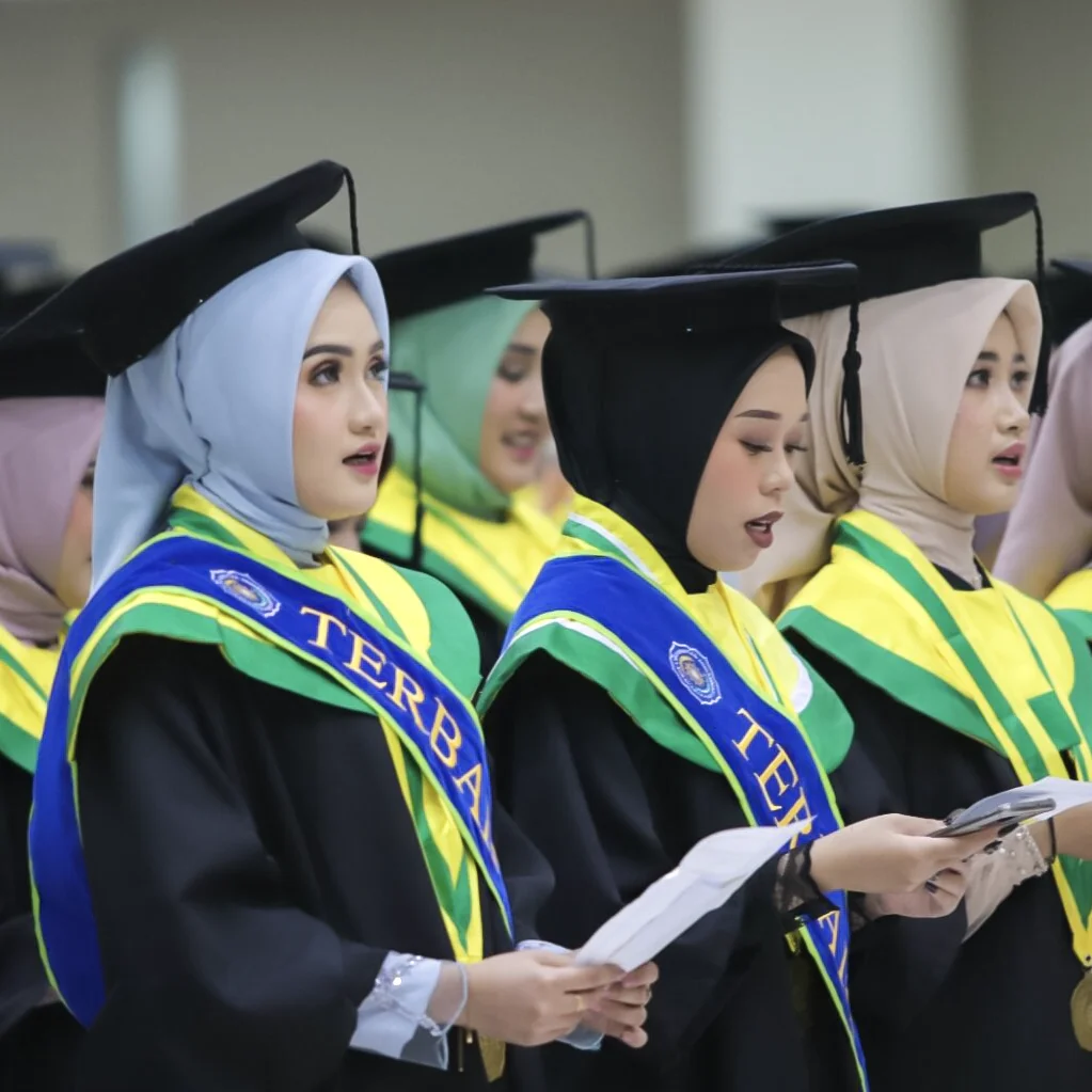 Cumlaude Universitas Muhammadiyah Surakarta